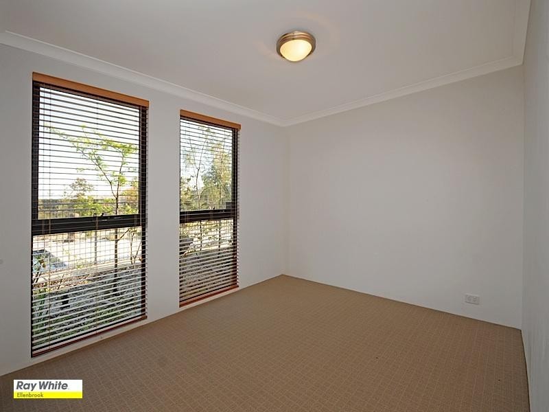 17 Erickson Pass, Ellenbrook WA 6069