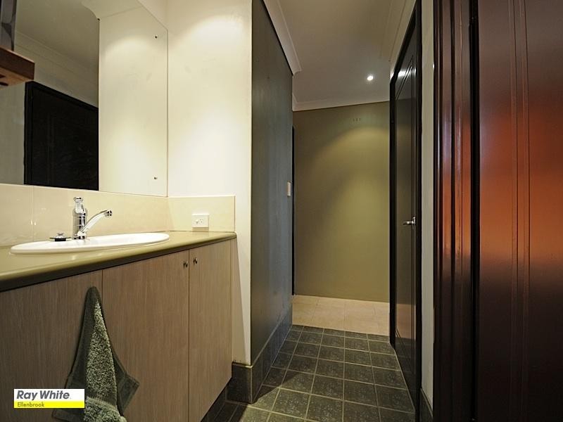 17 Erickson Pass, Ellenbrook WA 6069