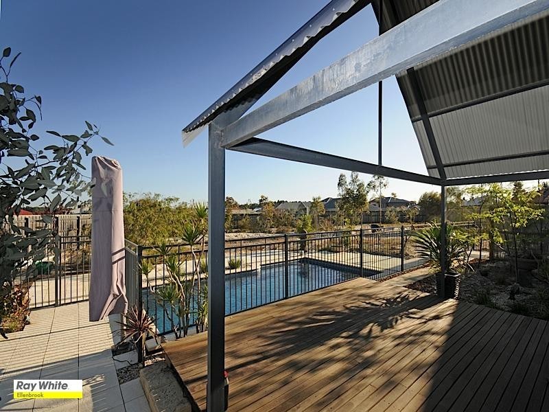 17 Erickson Pass, Ellenbrook WA 6069
