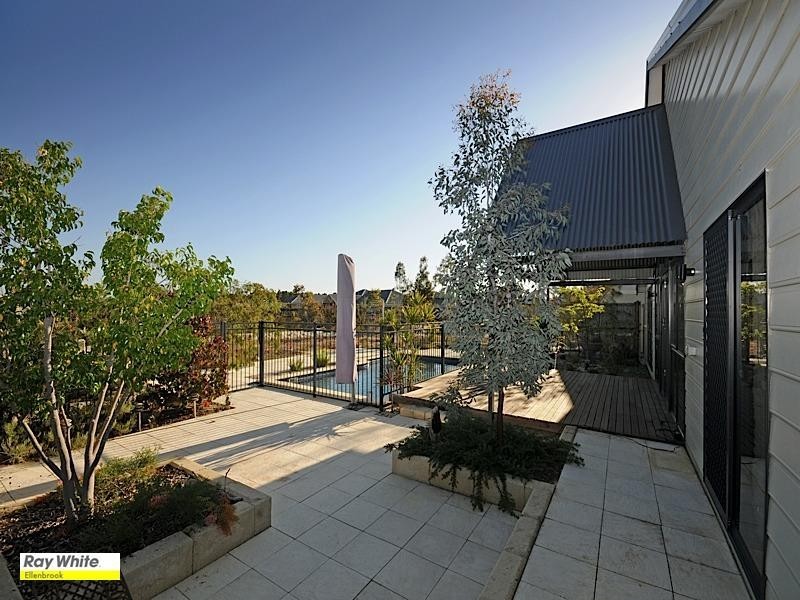 17 Erickson Pass, Ellenbrook WA 6069