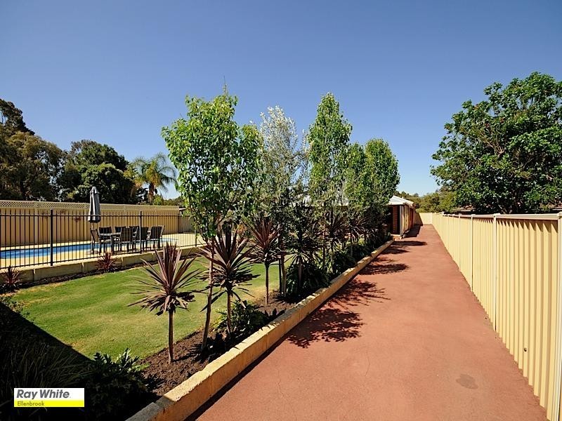 137 Railway Parade, Upper Swan WA 6069