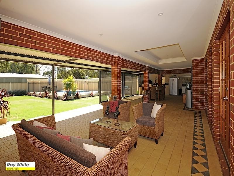 137 Railway Parade, Upper Swan WA 6069