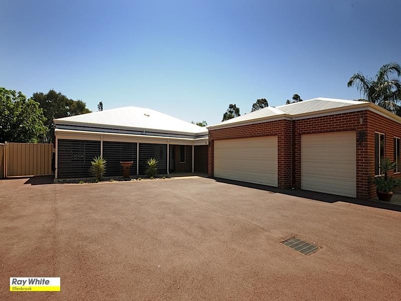 137 Railway Parade, Upper Swan WA 6069