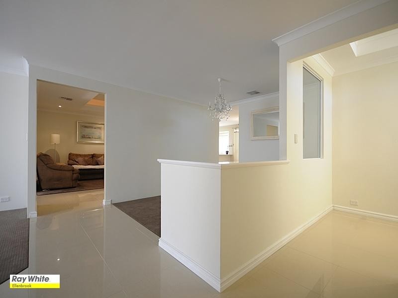 9 Petworth Drive, The Vines WA 6069