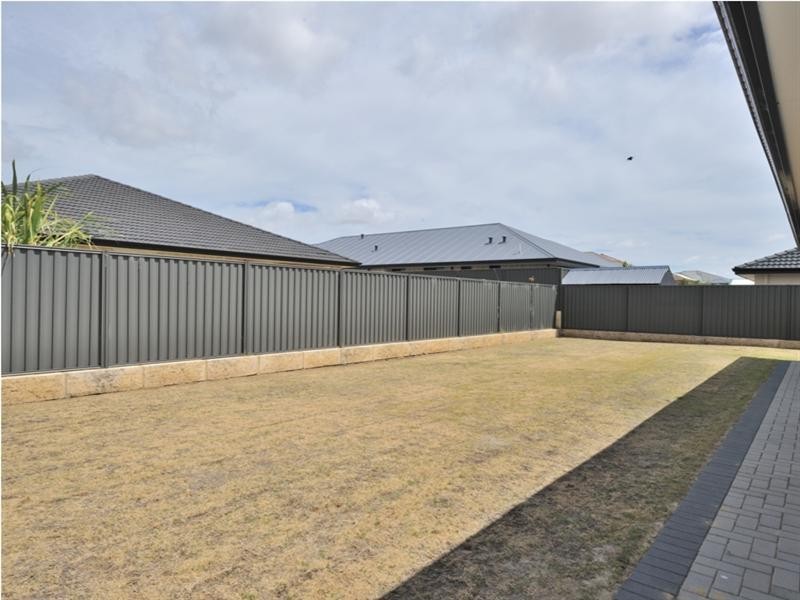 5 Tondoon Bend, Aveley WA 6069