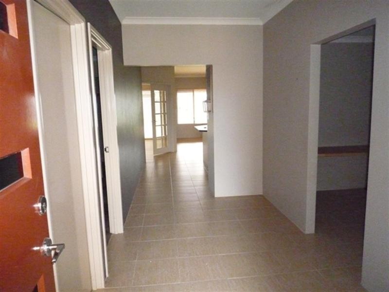 11 Travers Way, Aveley WA 6069