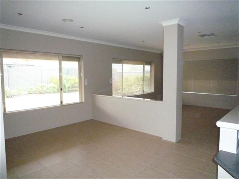 11 Travers Way, Aveley WA 6069