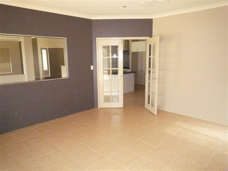 11 Travers Way, Aveley WA 6069