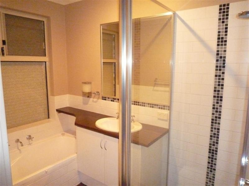 11 Travers Way, Aveley WA 6069