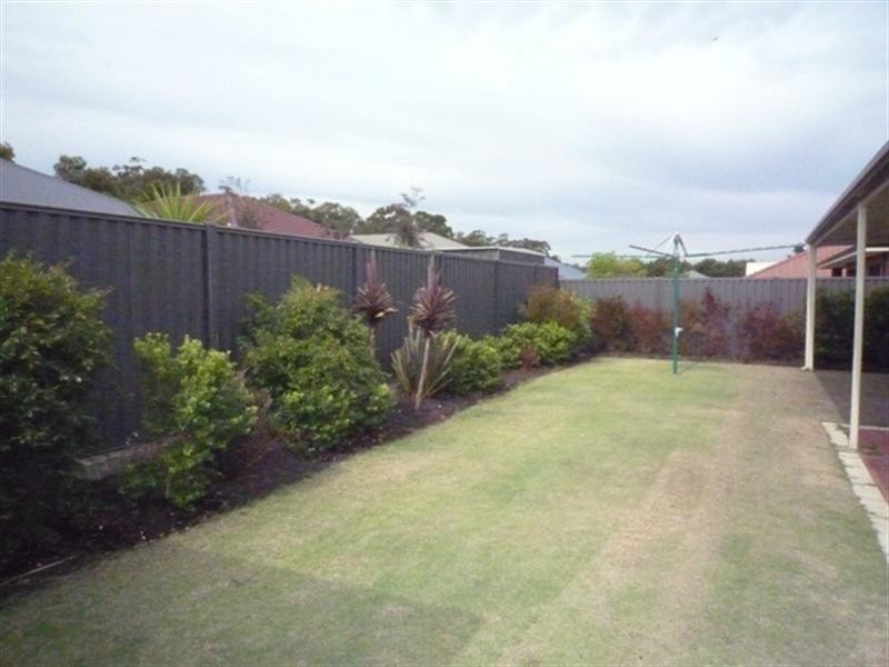 11 Travers Way, Aveley WA 6069