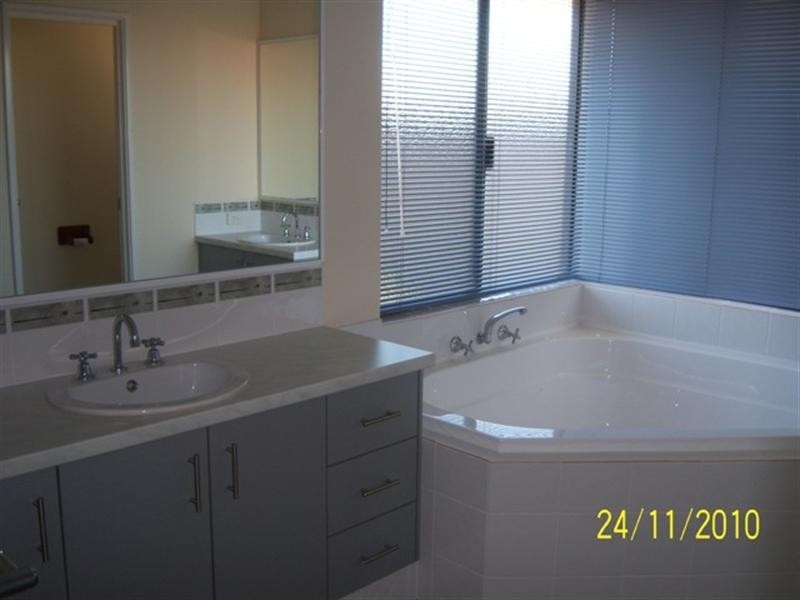 10 Stowe Link, Aveley WA 6069