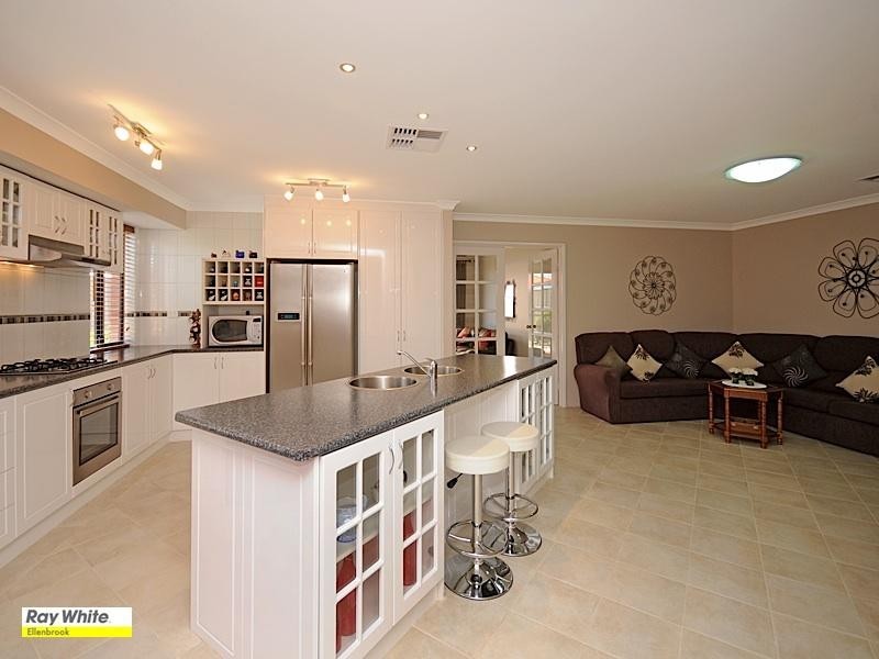 58 Fantail Crescent, Ellenbrook WA 6069