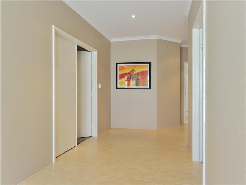 16 Arrowsmith Avenue, Ellenbrook WA 6069