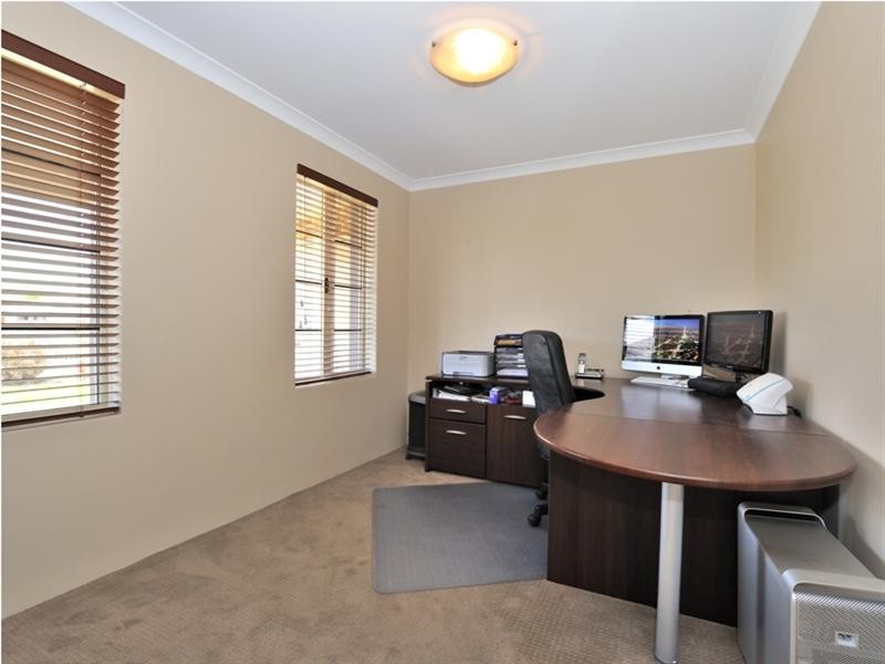 16 Arrowsmith Avenue, Ellenbrook WA 6069