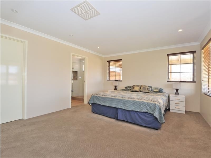 16 Arrowsmith Avenue, Ellenbrook WA 6069