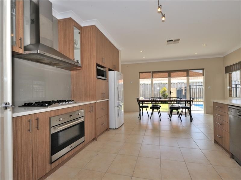 16 Arrowsmith Avenue, Ellenbrook WA 6069