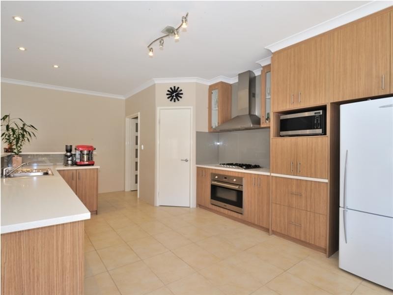 16 Arrowsmith Avenue, Ellenbrook WA 6069
