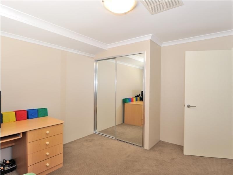 16 Arrowsmith Avenue, Ellenbrook WA 6069