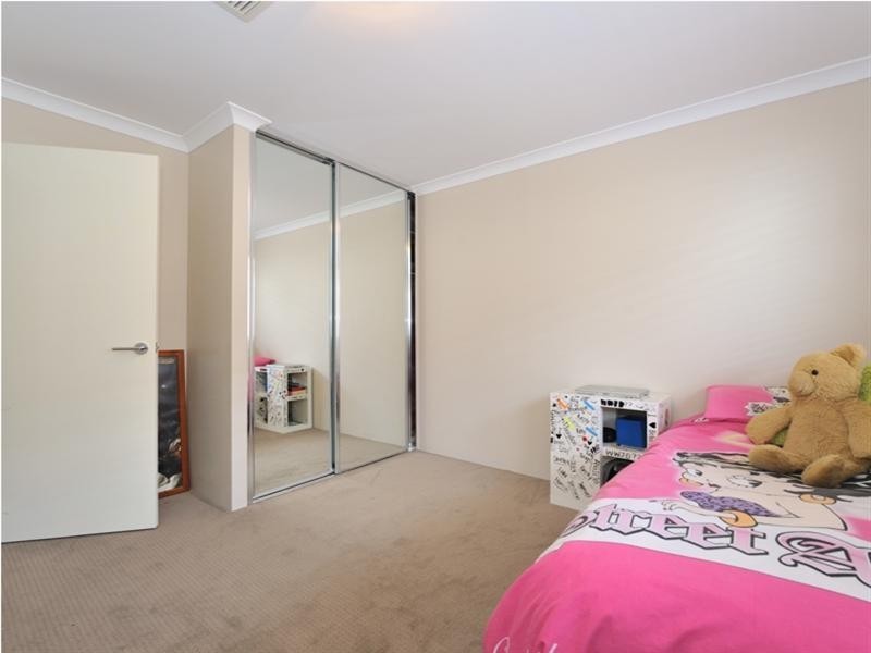 16 Arrowsmith Avenue, Ellenbrook WA 6069