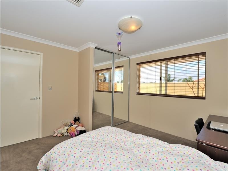 16 Arrowsmith Avenue, Ellenbrook WA 6069