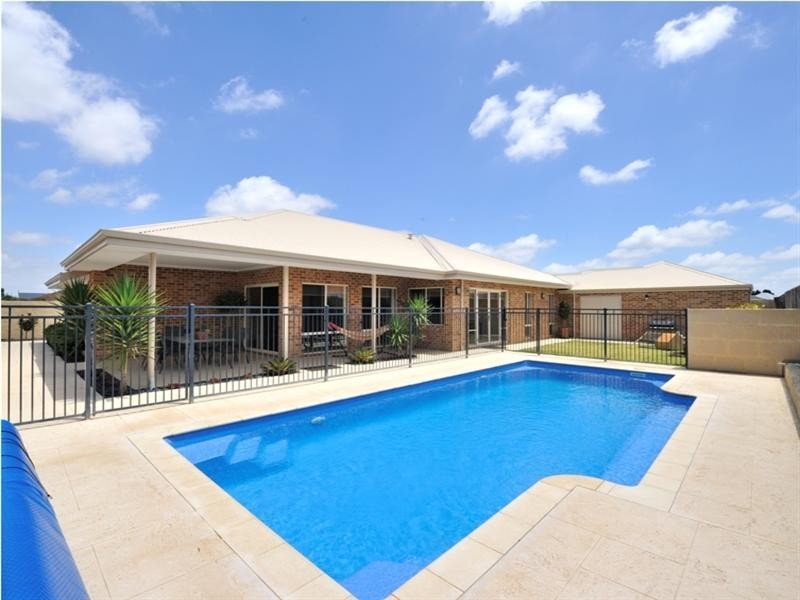 16 Arrowsmith Avenue, Ellenbrook WA 6069