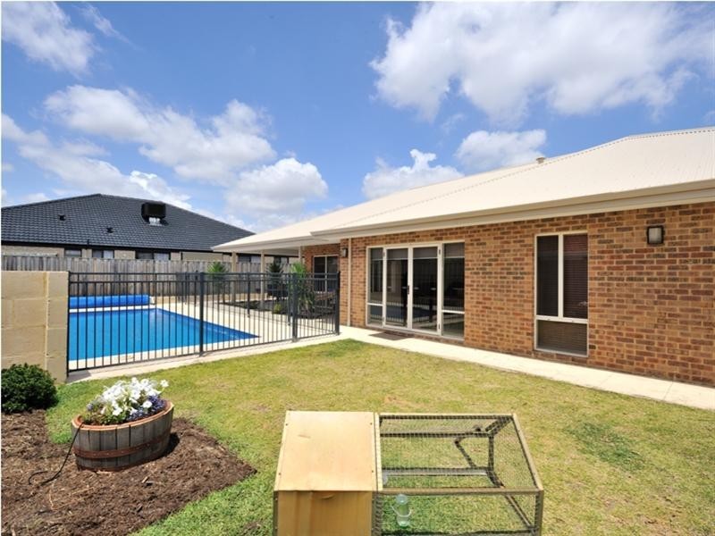 16 Arrowsmith Avenue, Ellenbrook WA 6069