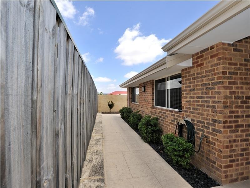 16 Arrowsmith Avenue, Ellenbrook WA 6069