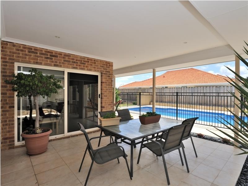 16 Arrowsmith Avenue, Ellenbrook WA 6069
