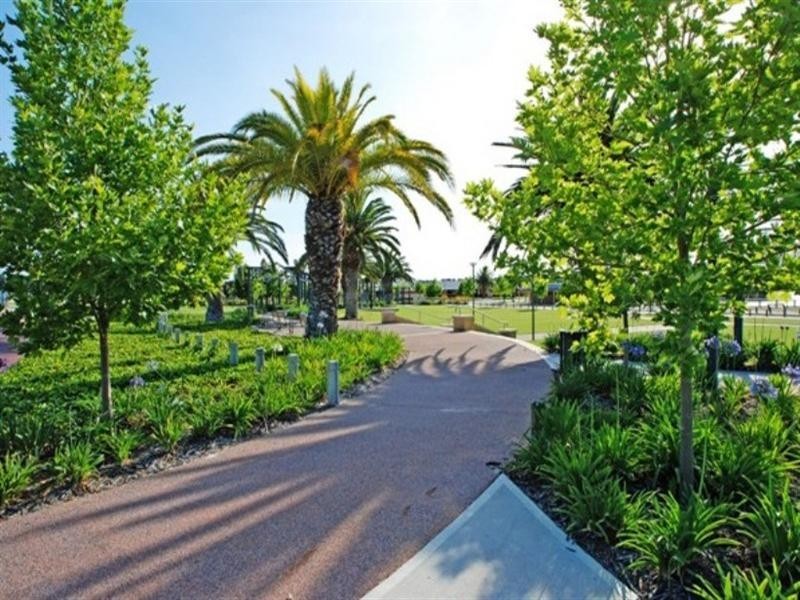 16 Arrowsmith Avenue, Ellenbrook WA 6069