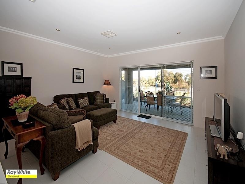 22 Hirani Link, Aveley WA 6069