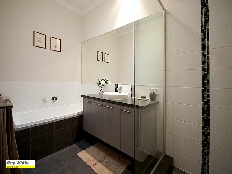 22 Hirani Link, Aveley WA 6069