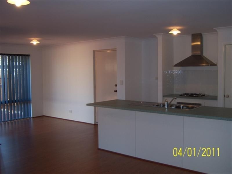 8 Belsar Link, Ellenbrook WA 6069