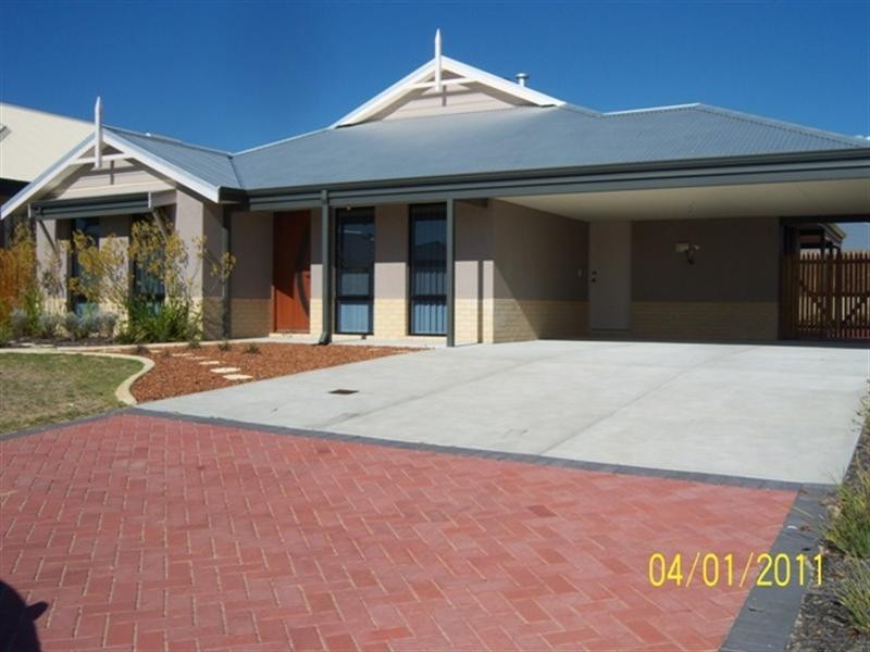 8 Belsar Link, Ellenbrook WA 6069