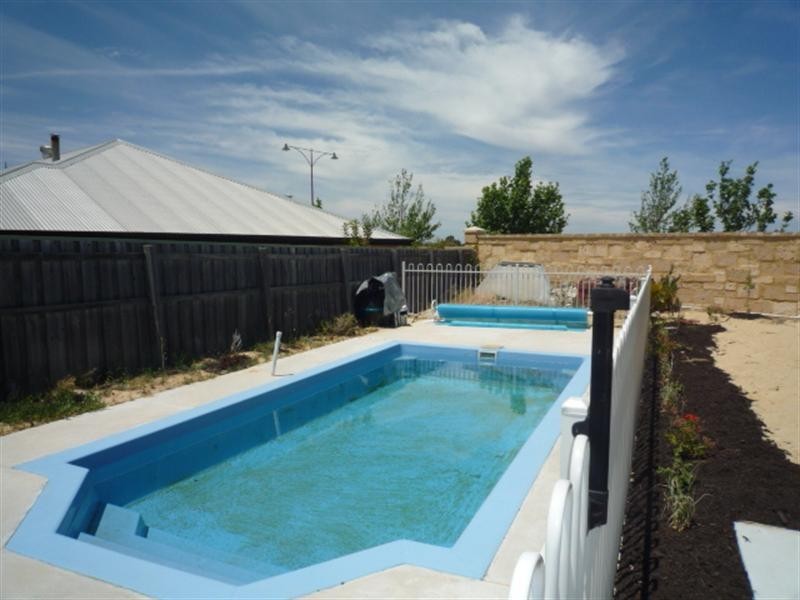 5 Mia Court, Ellenbrook WA 6069