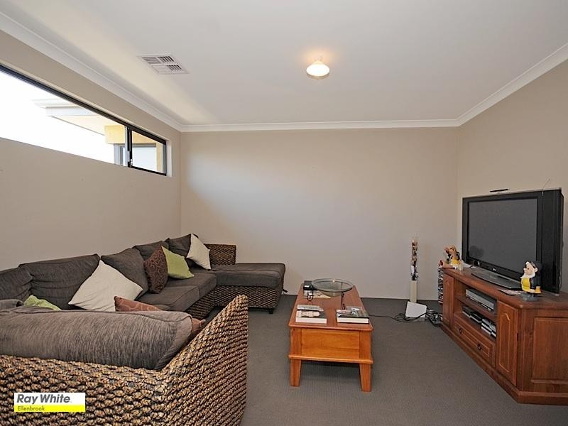 26 Nouveau Turn, Aveley WA 6069