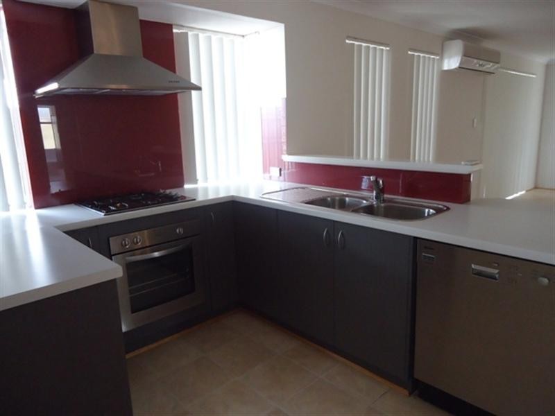 2 Two Rivers Loop, Ellenbrook WA 6069