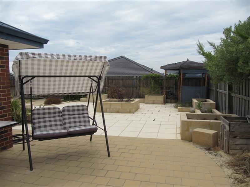 31 Derricap Avenue, Ellenbrook WA 6069