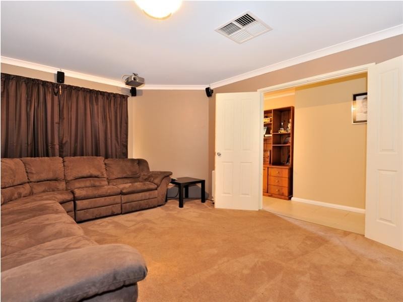 30 Evesham Drive, Ellenbrook WA 6069