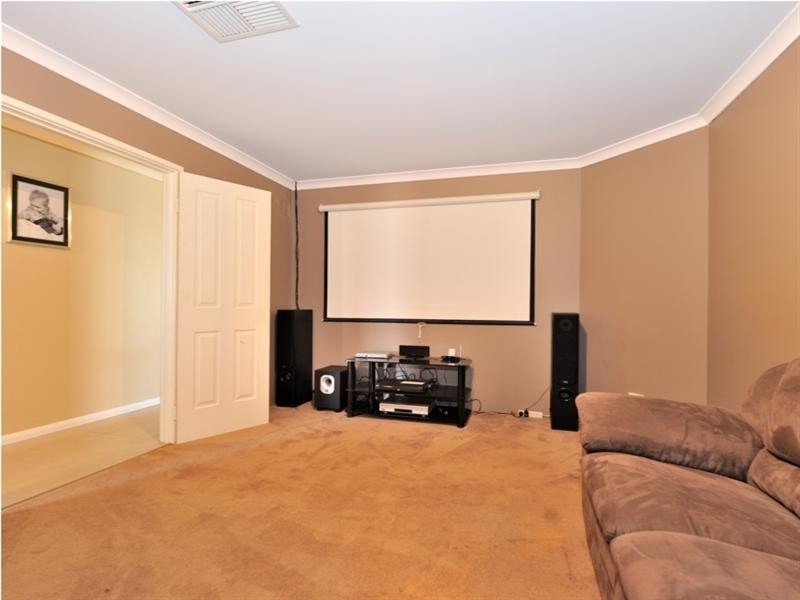 30 Evesham Drive, Ellenbrook WA 6069