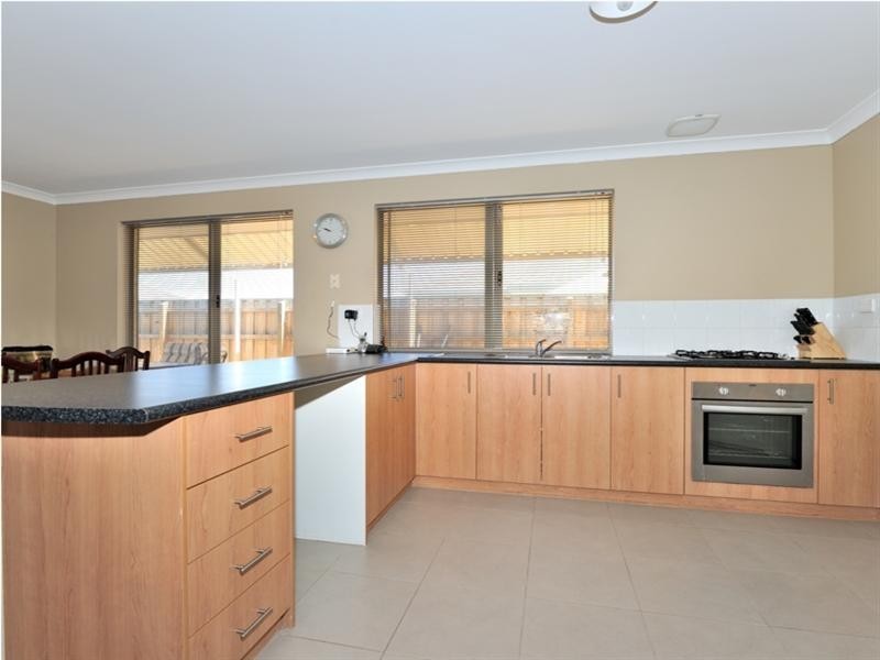 30 Evesham Drive, Ellenbrook WA 6069