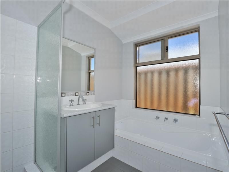 30 Evesham Drive, Ellenbrook WA 6069