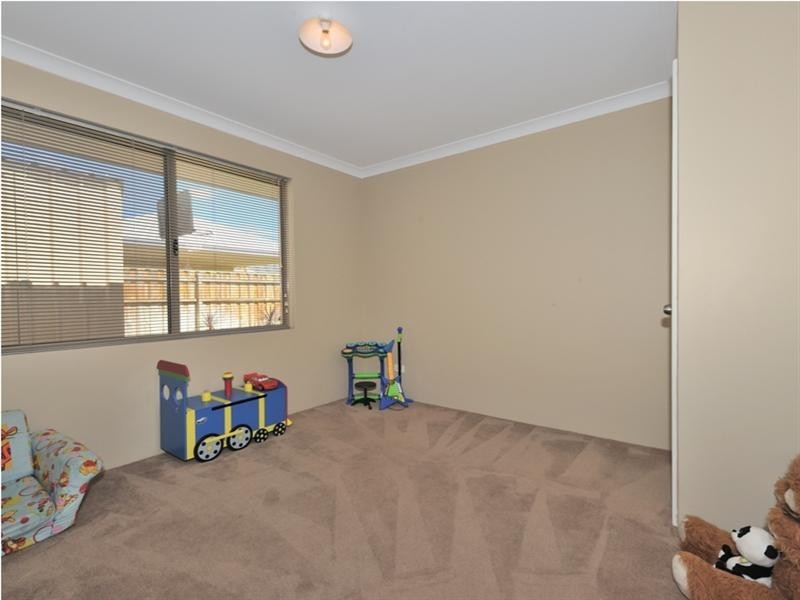 30 Evesham Drive, Ellenbrook WA 6069