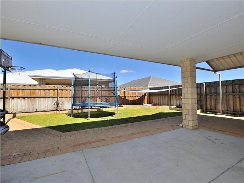 30 Evesham Drive, Ellenbrook WA 6069
