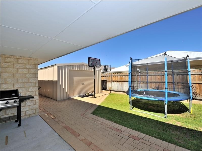 30 Evesham Drive, Ellenbrook WA 6069