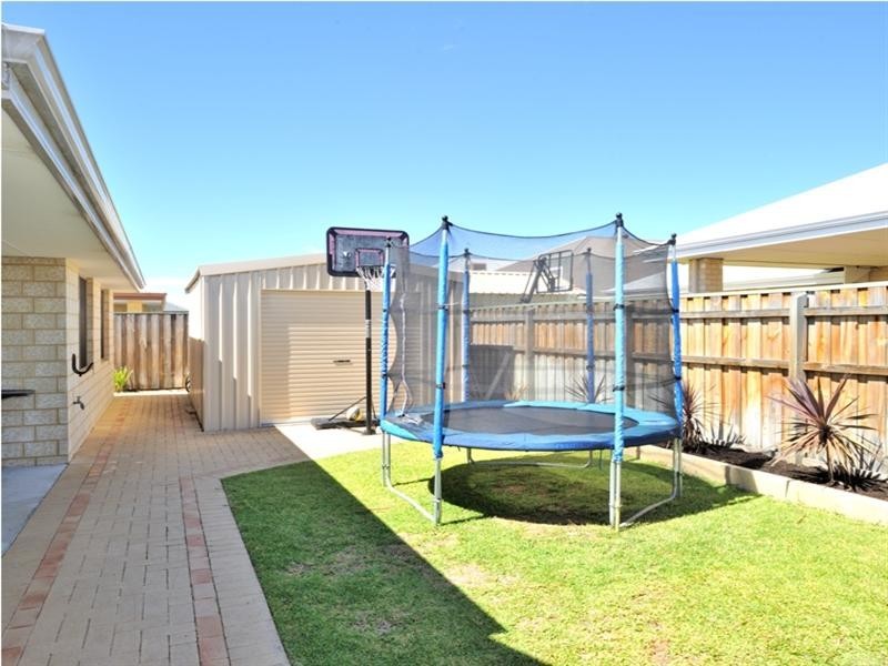 30 Evesham Drive, Ellenbrook WA 6069
