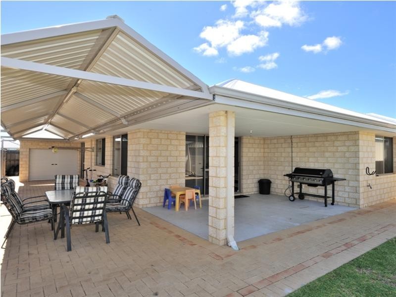 30 Evesham Drive, Ellenbrook WA 6069