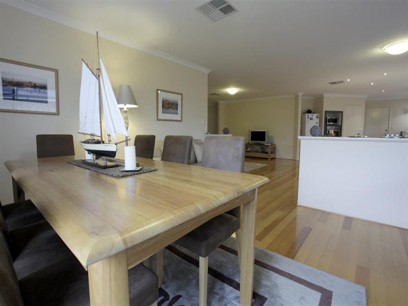 15 Weyba Turn, Ellenbrook WA 6069