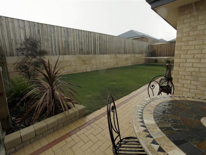 15 Weyba Turn, Ellenbrook WA 6069