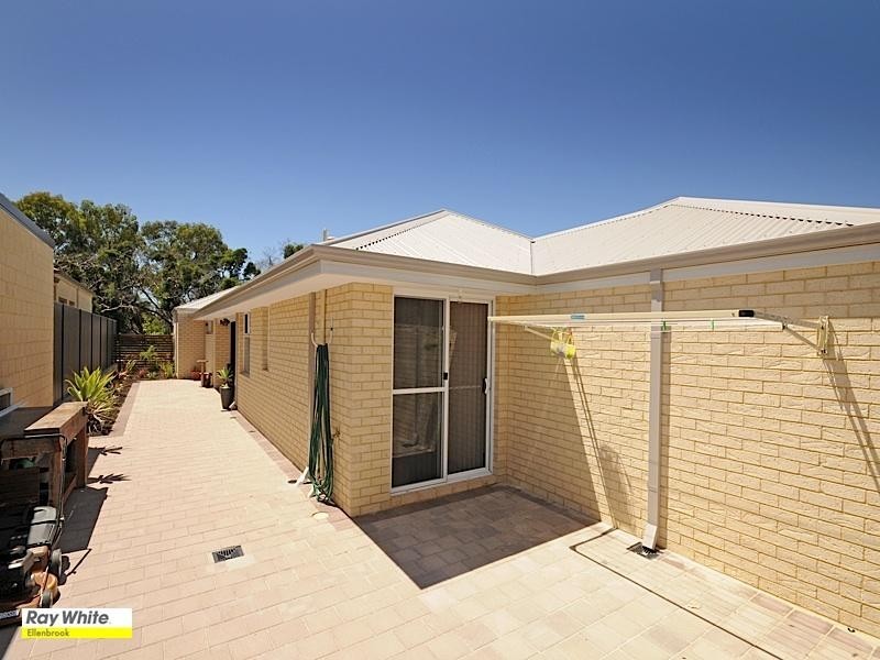 3 Tullawood Drive, Aveley WA 6069
