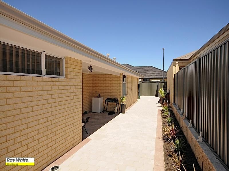 3 Tullawood Drive, Aveley WA 6069